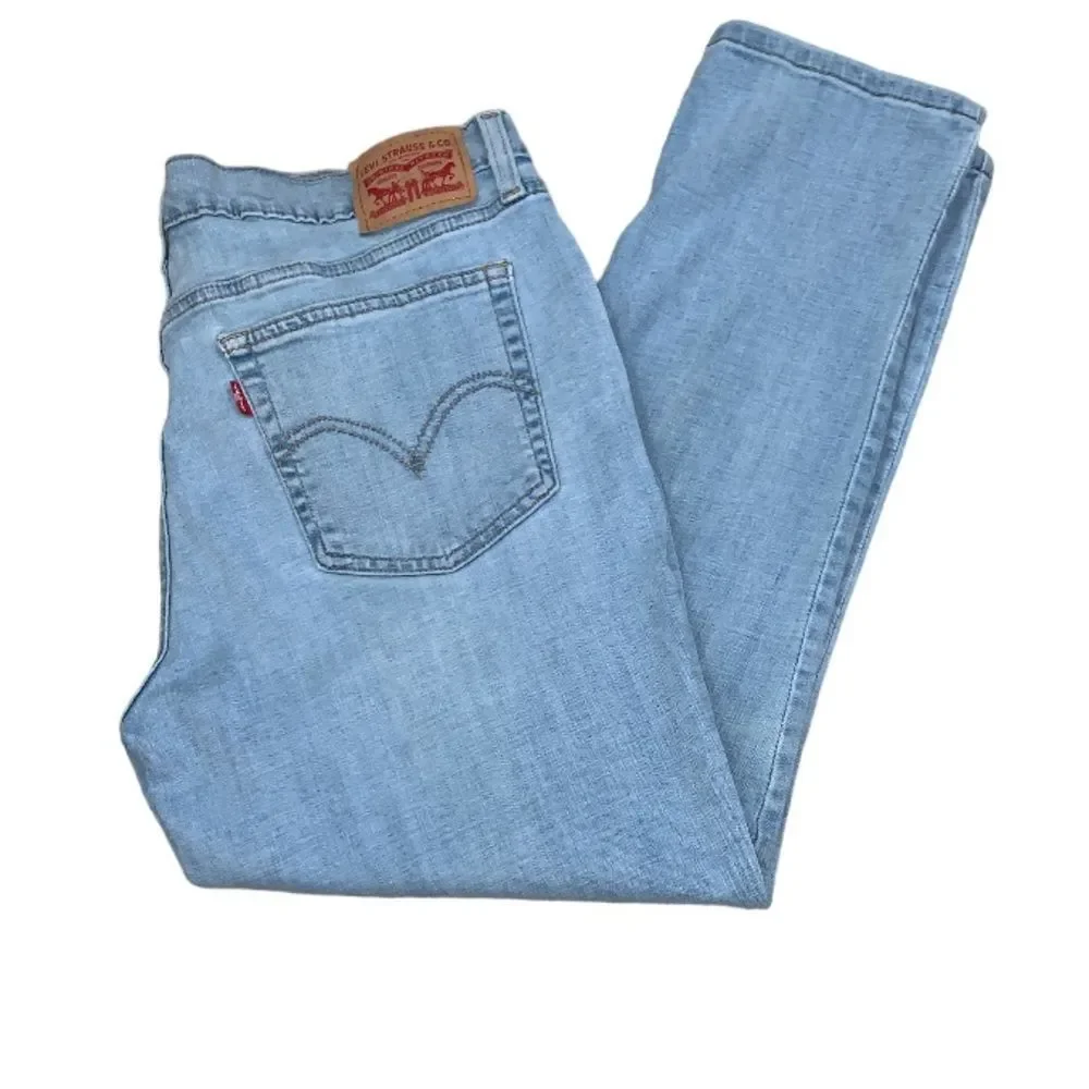 Levi’s Jeans Size 31 Boyfriend Womens Used Light Wash Blue - Picture 1 of 9